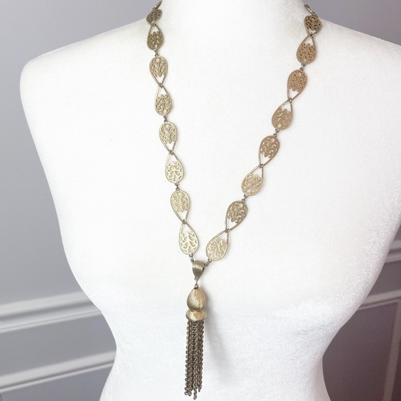 Vintage Gold Tone Tassel Necklace - Picture 2 of 13
